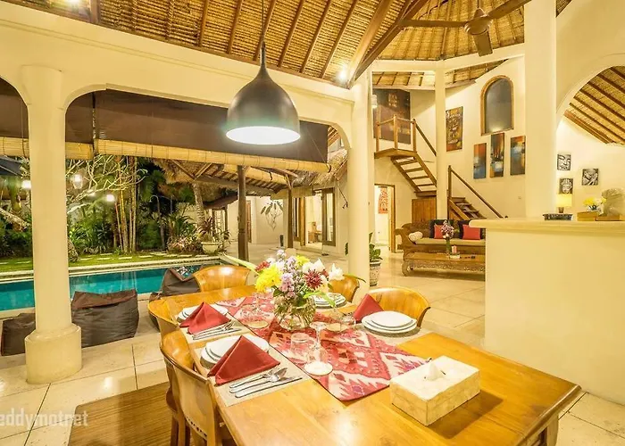 Tropical 3br In The Heart Of Villa Seminyak