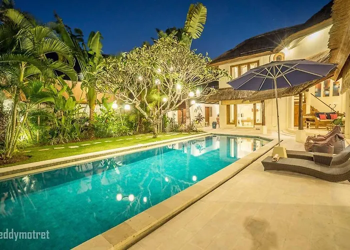 Tropical 3br In The Heart Of Villa Seminyak