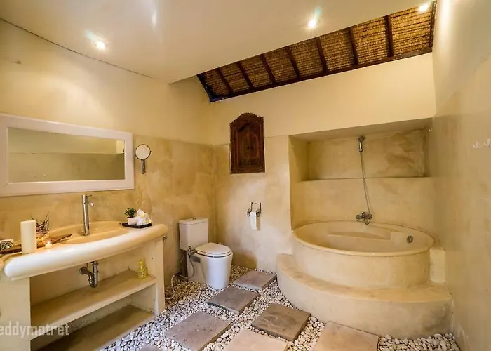Tropical 3br In The Heart Of Villa
