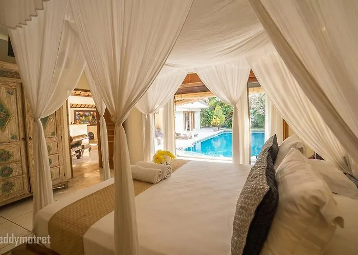 Tropical 3br In The Heart Of Seminyak