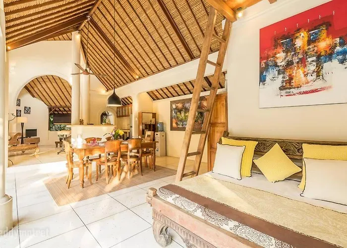 Tropical 3br In The Heart Of Villa